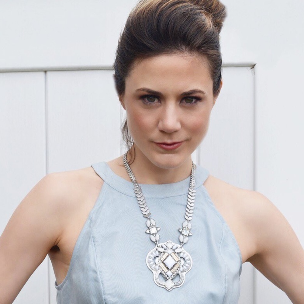 Silver statement fashion necklace